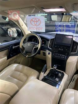 تۆیۆتا لاند کروزەر